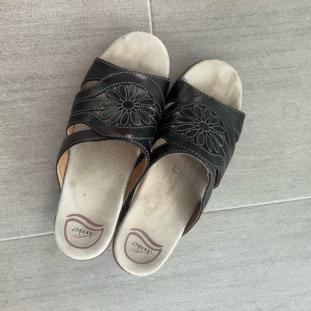 Dansko black leather sandals. Womens.
